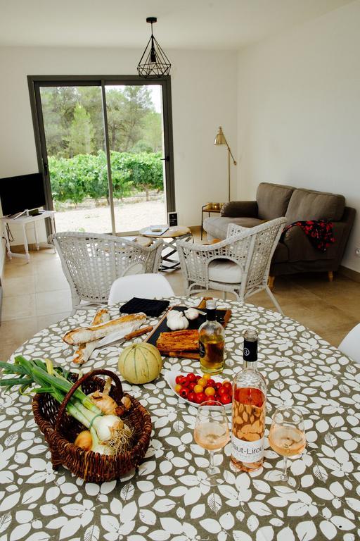 Les Lodges Du Pic Le Triadou 外观 照片