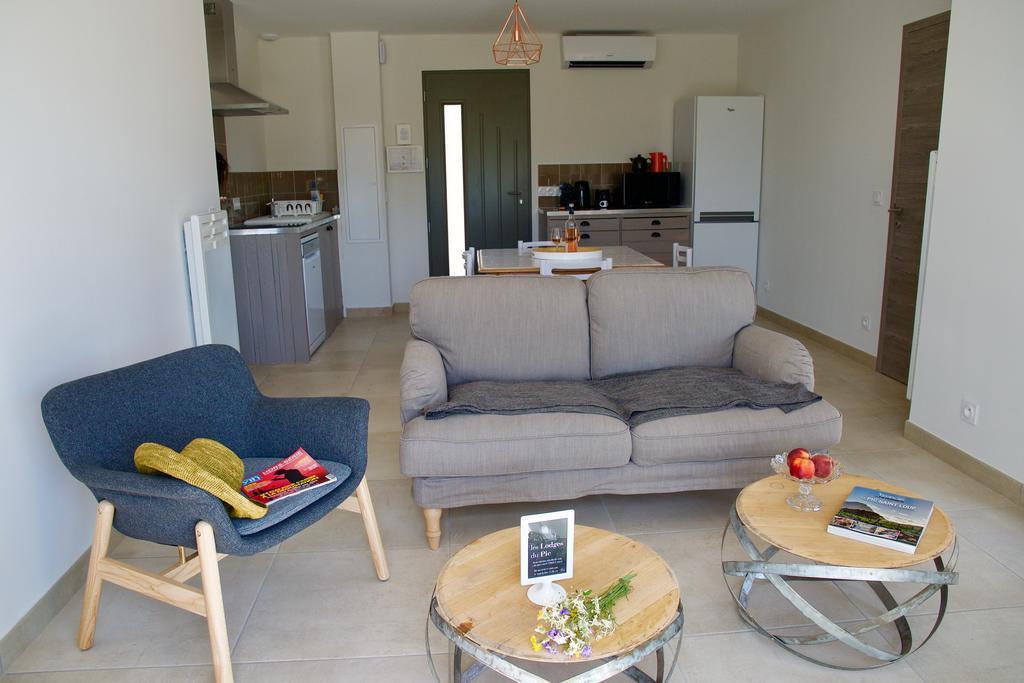 Les Lodges Du Pic Le Triadou 外观 照片